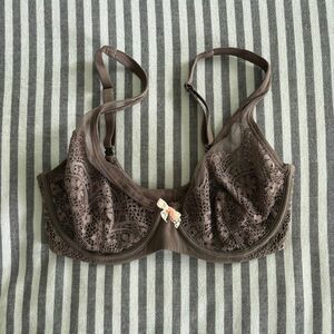Victoria’s Secret Body by Victoria Unlined Demi Bra Size 32 DD